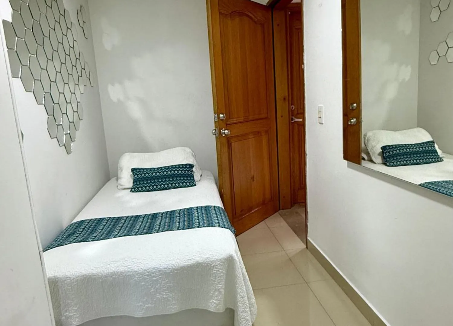 kontakty Aparta Hotel Montes
